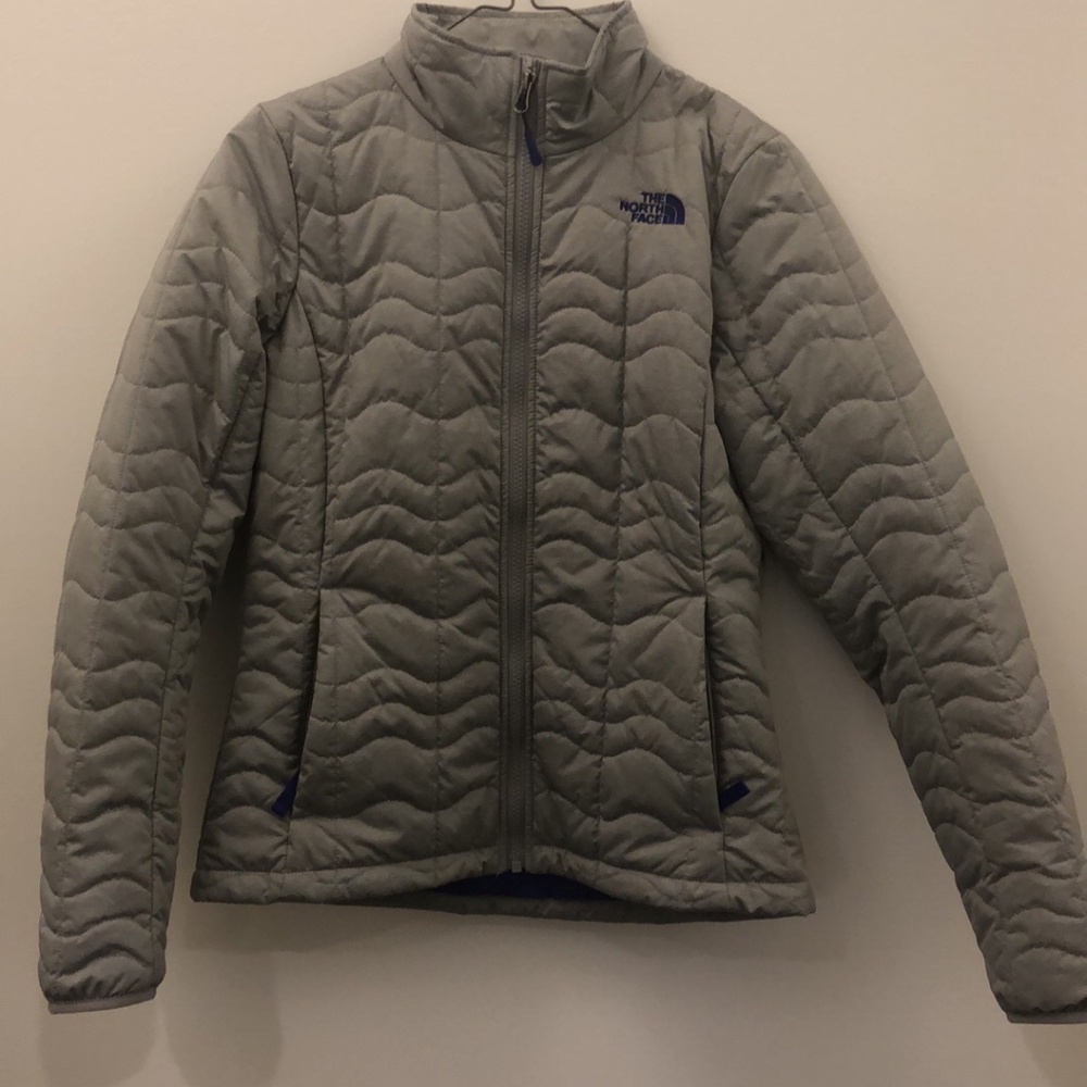 Woman’s North Face coat